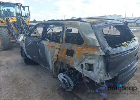 2024 Jeep Grand Cherokee 4Xe Trailhawk Carb State Pkg из США, поврежденный, VIN 1C4RJYC63R8532442